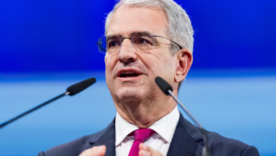 尊鼎配资 雀巢因CEO弗雷克西与员工存在恋爱关系将其解雇