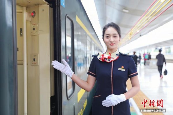 鑫耀证券 云南开行旅游列车“牵手”建水与巍山两座“千年古城”