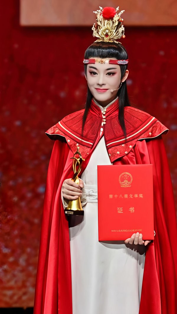 大牛配资 陈丽君凭“贾宝玉”荣获第十八届文华表演奖
